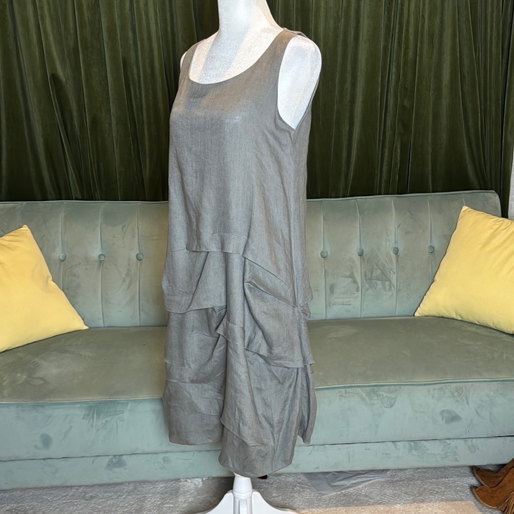 Chalet Layered Gray Sleeveless Dress - Picture 4 of 5